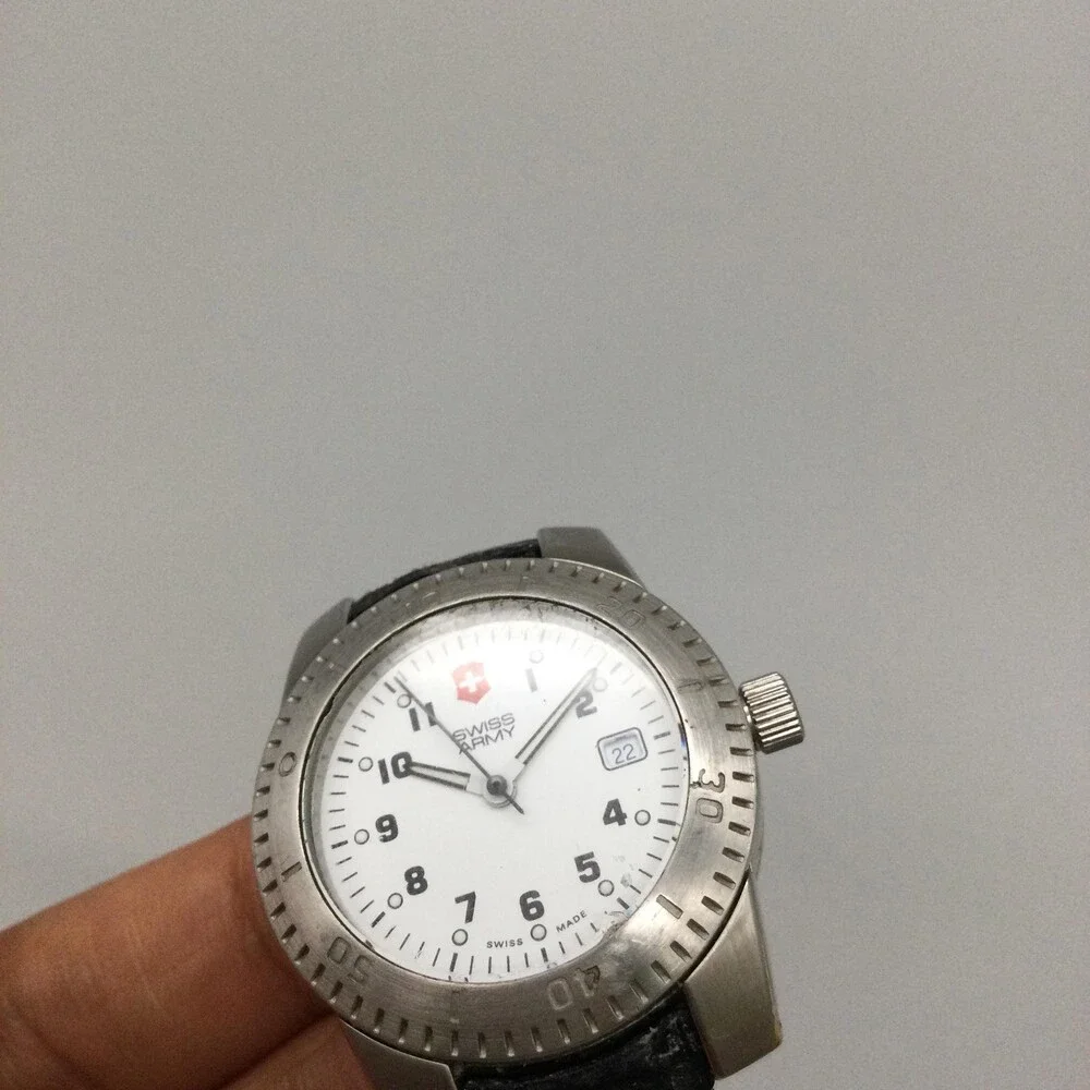 Vicotrinox Swiss Army Womens Watch 30mm White Dial NOT RUNNING FOR PARTS
